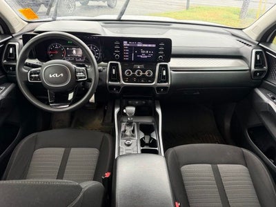 2022 Kia Sorento LX