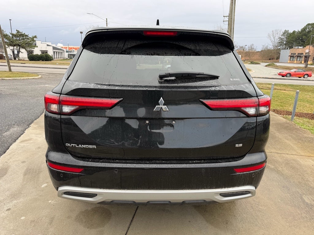 2024 Mitsubishi Outlander SE