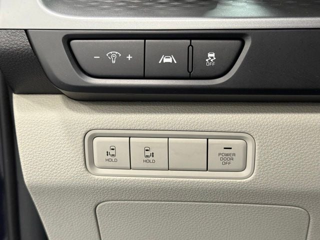 2023 Kia Carnival LX