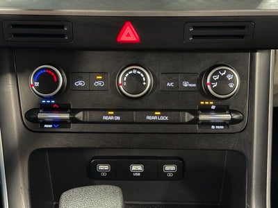 2023 Kia Carnival LX