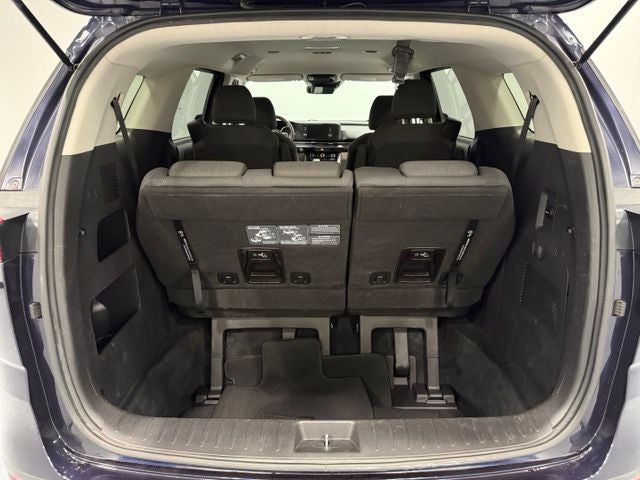 2023 Kia Carnival LX