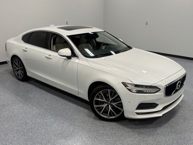 2017 Volvo S90 T6 Momentum