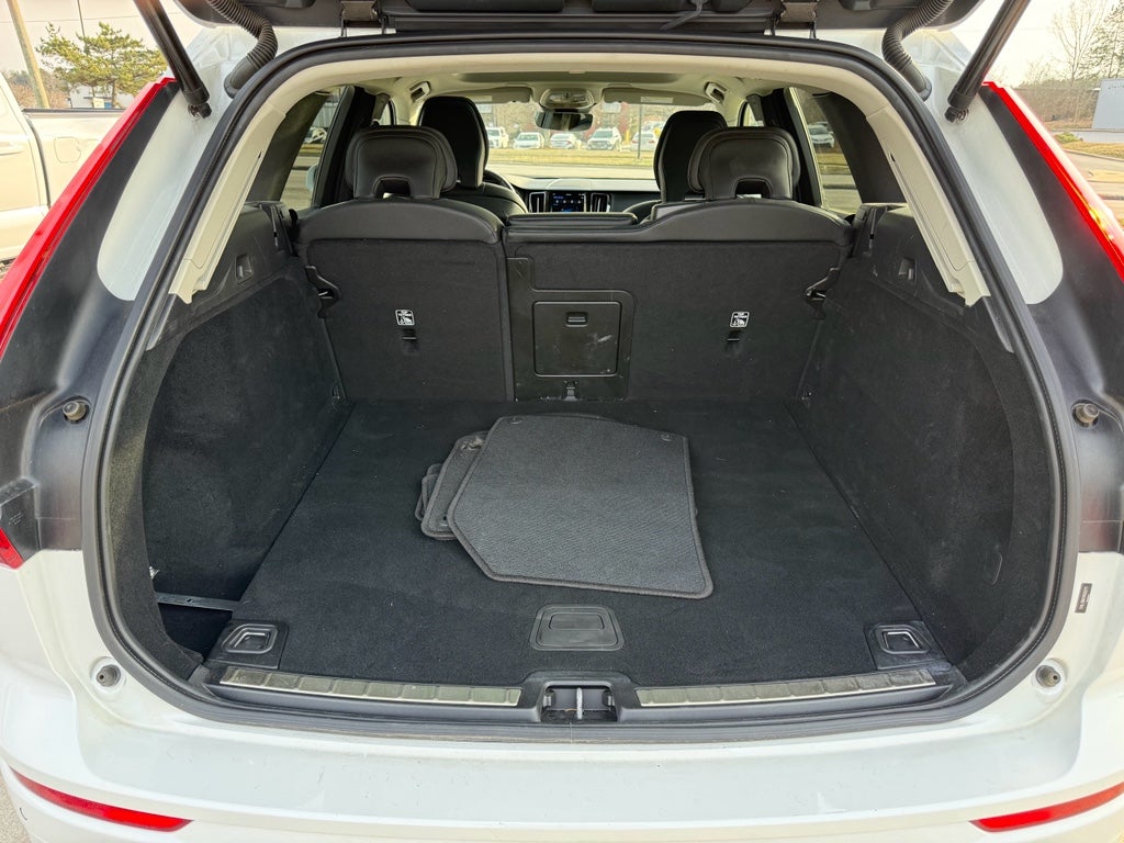 2022 Volvo XC60 Momentum