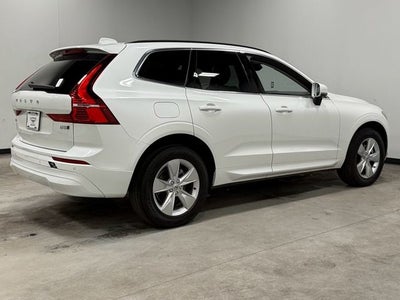 2022 Volvo XC60 B5 Momentum