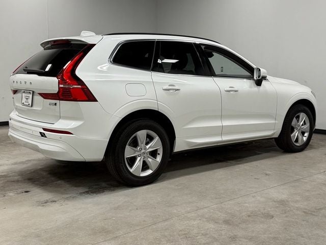2022 Volvo XC60 B5 Momentum