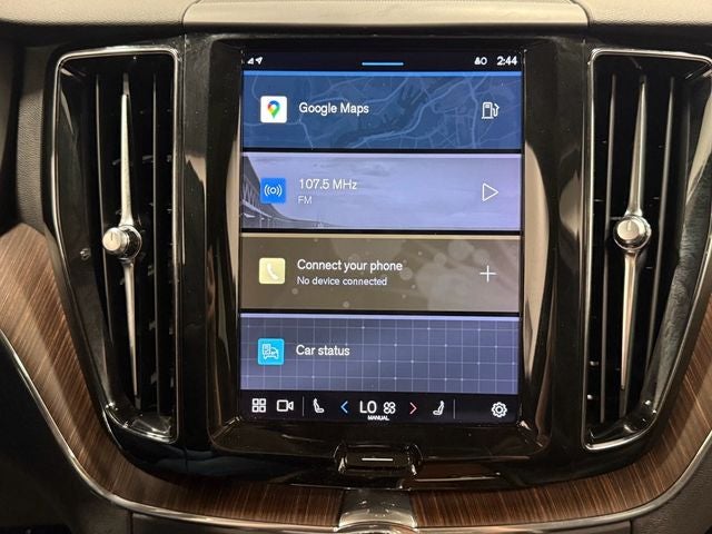 2022 Volvo XC60 B5 Momentum