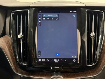 2022 Volvo XC60 B5 Momentum