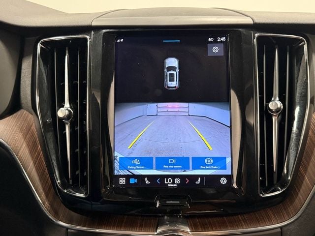 2022 Volvo XC60 B5 Momentum