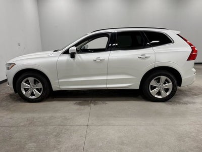 2022 Volvo XC60 B5 Momentum