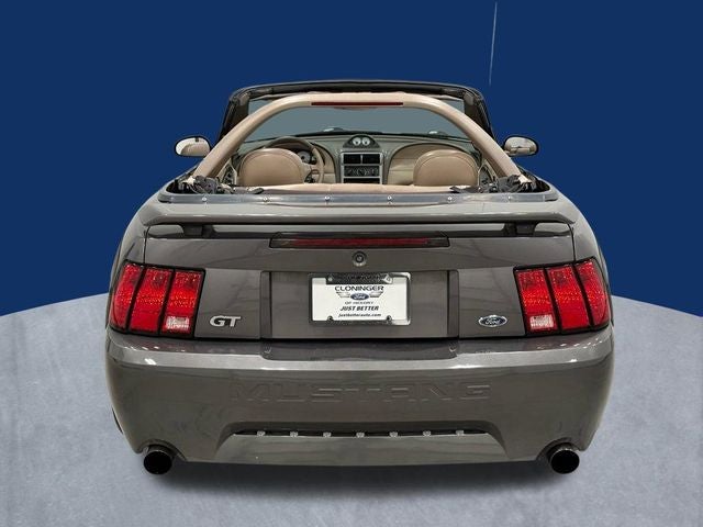 2003 Ford Mustang GT Deluxe