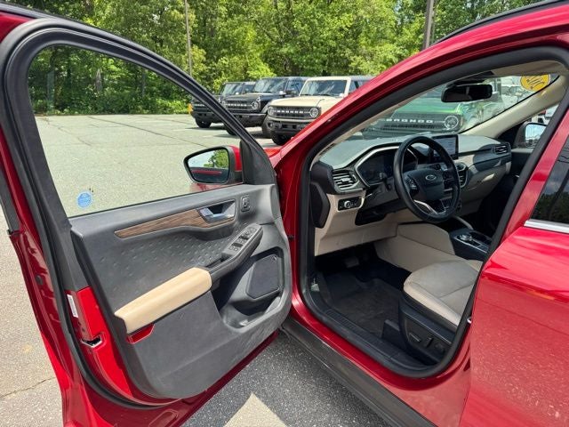 2020 Ford Escape Hybrid Titanium