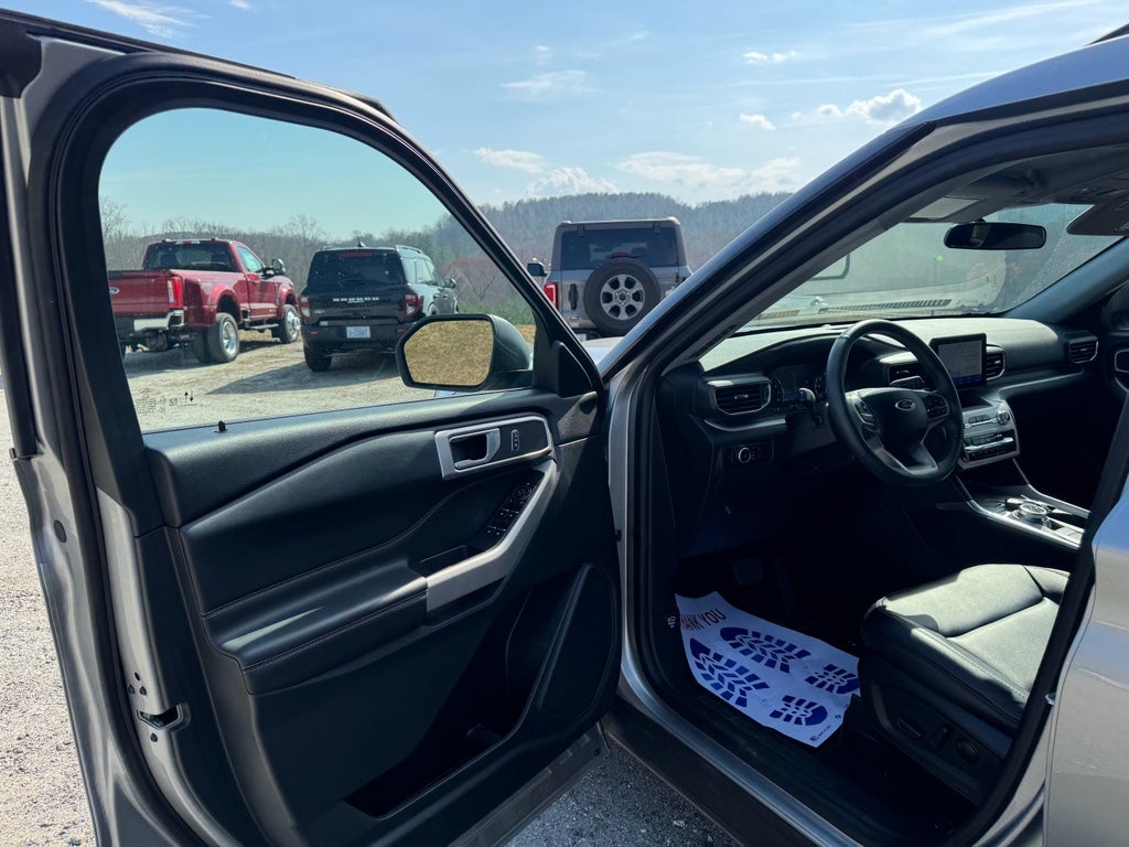 2024 Ford Explorer XLT