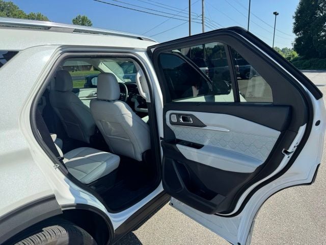 2025 Ford Explorer Platinum