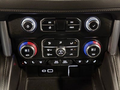 2023 GMC Yukon XL SLT