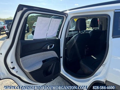 2022 Jeep Compass Latitude Lux