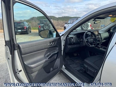 2024 Nissan Pathfinder S