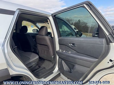 2024 Nissan Pathfinder S