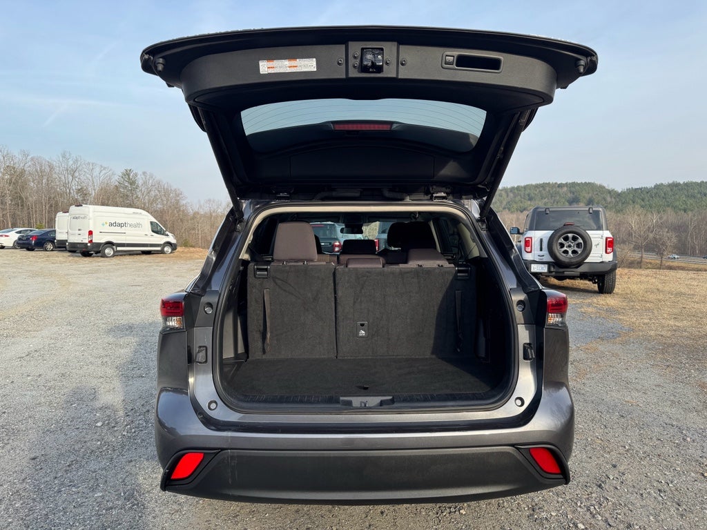 2024 Toyota Highlander LE