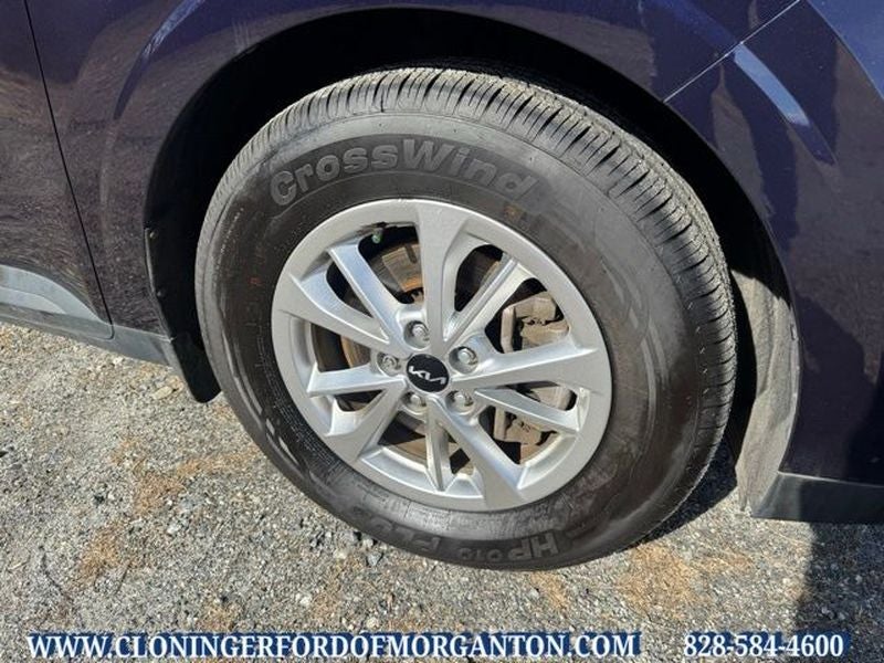 2023 Kia Carnival LX