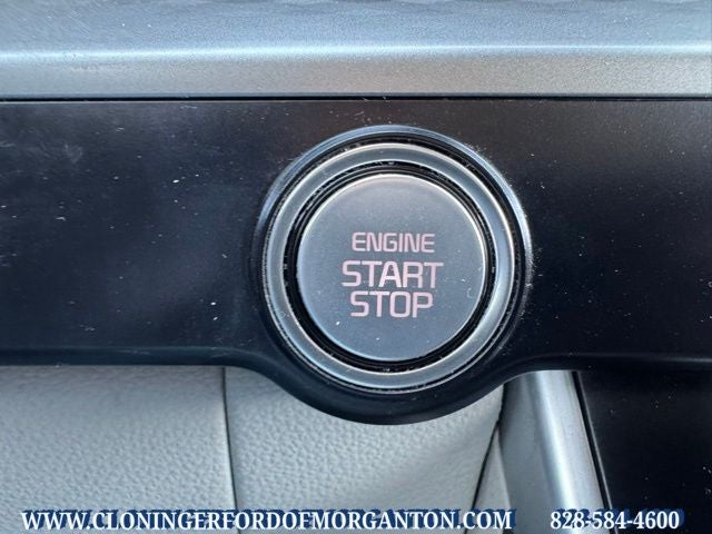 2023 Kia Carnival LX