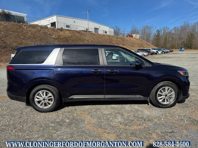 2023 Kia Carnival LX