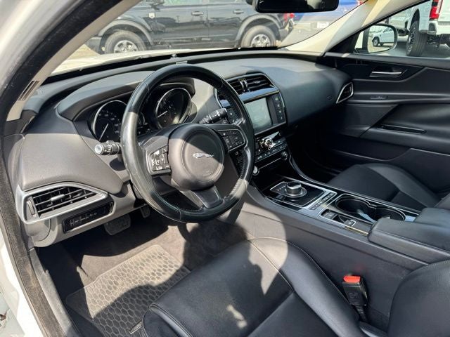 2017 Jaguar XE 25t