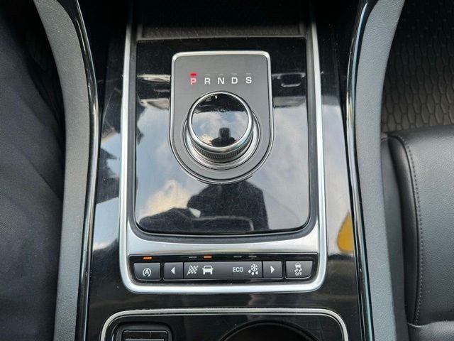 2017 Jaguar XE 25t