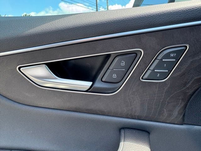 2023 Audi Q8 55 Premium quattro