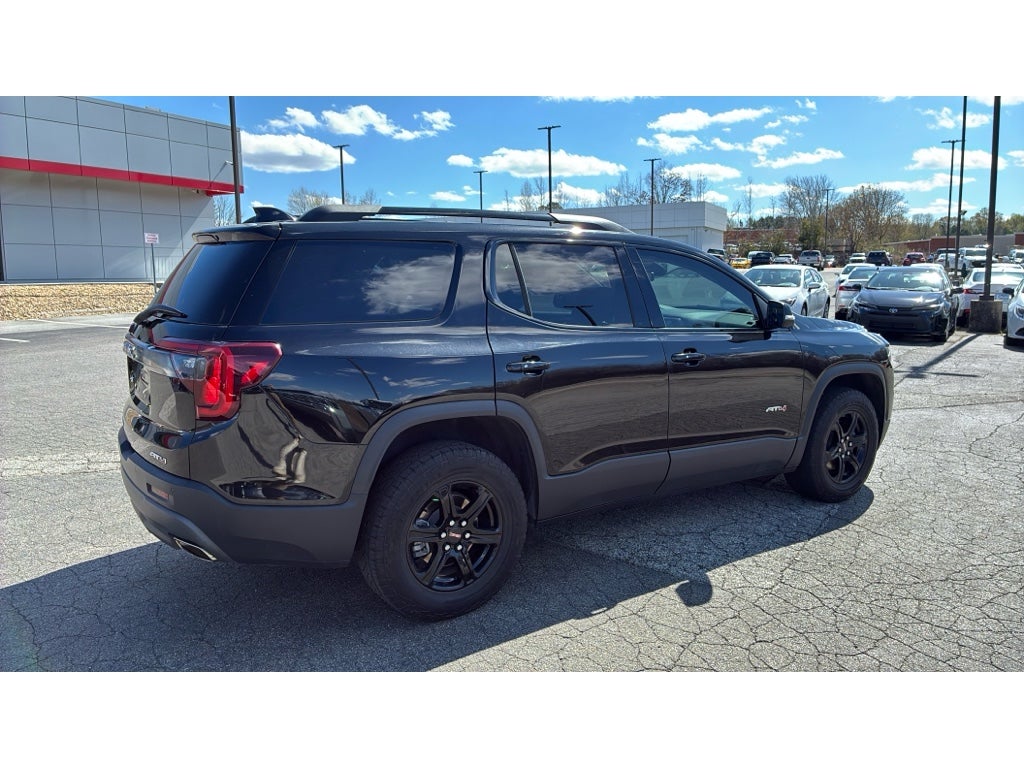 2023 GMC Acadia AT4