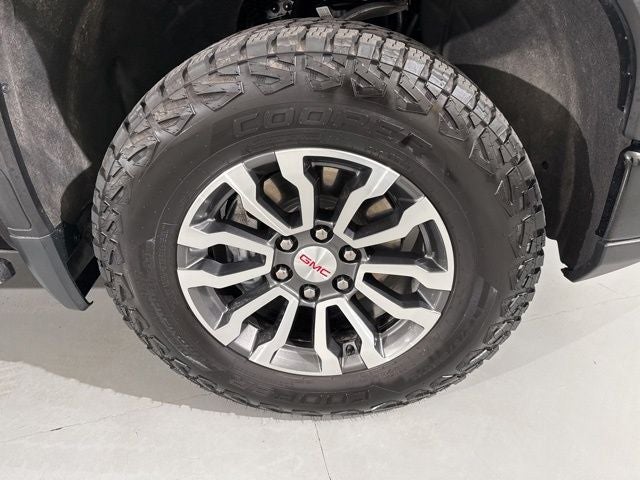 2023 GMC Sierra AT4