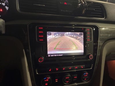 2018 Volkswagen Passat 2.0T SE