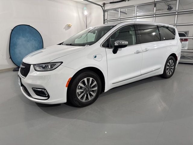 2023 Chrysler Pacifica Hybrid Limited