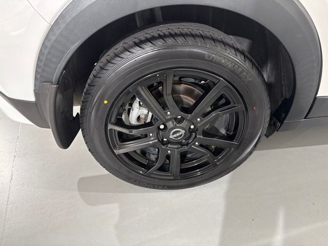 2022 Nissan Kicks SR