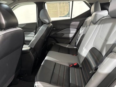 2022 Nissan Kicks SR