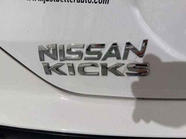 2022 Nissan Kicks SR