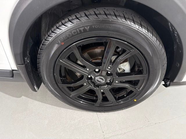 2022 Nissan Kicks SR