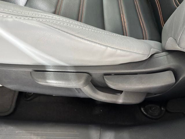 2022 Nissan Kicks SR