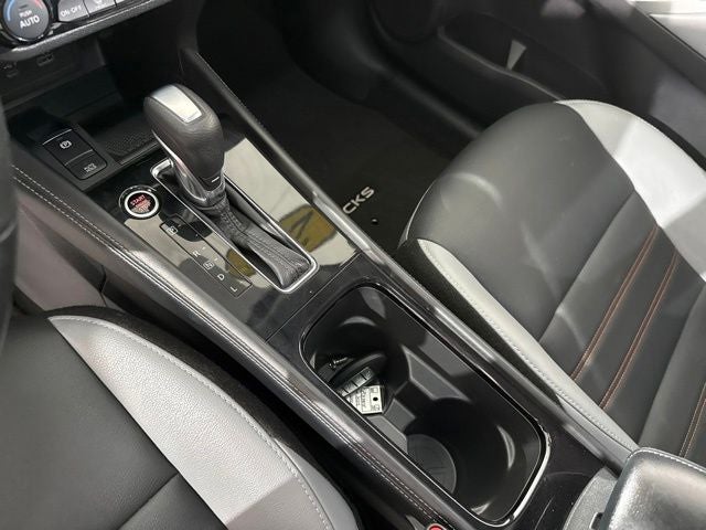 2022 Nissan Kicks SR