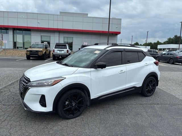 2022 Nissan Kicks SR