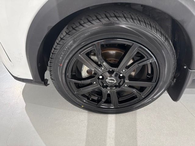 2022 Nissan Kicks SR