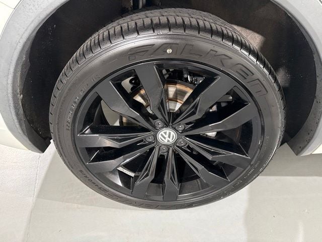 2020 Volkswagen Tiguan 2.0T SE R-Line Black