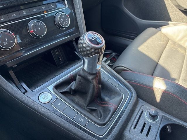 2016 Volkswagen Golf GTI SE w/Performance Pkg