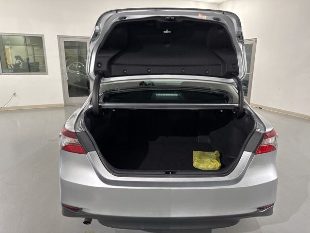 2022 Toyota Camry Hybrid LE