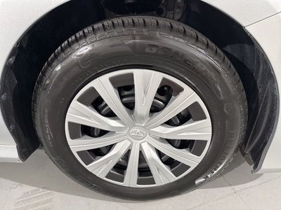 2022 Toyota Camry Hybrid LE