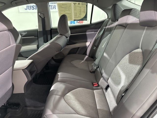 2022 Toyota Camry Hybrid LE