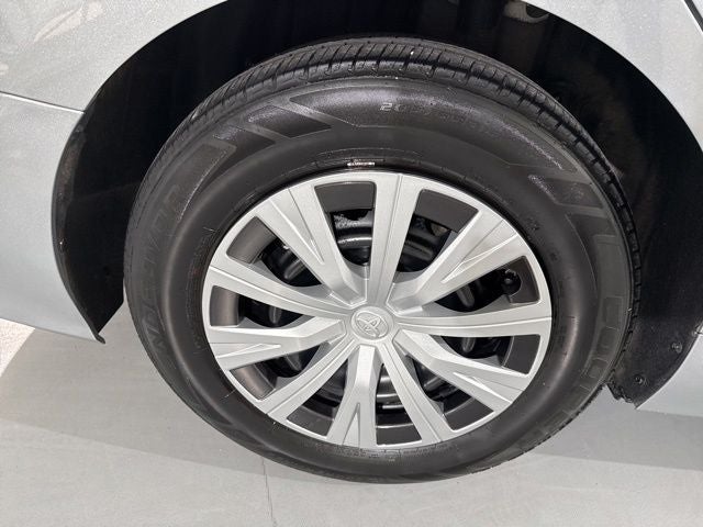 2022 Toyota Camry Hybrid LE