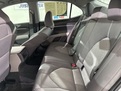 2022 Toyota Camry Hybrid LE