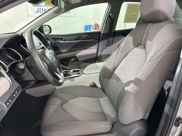 2022 Toyota Camry Hybrid LE