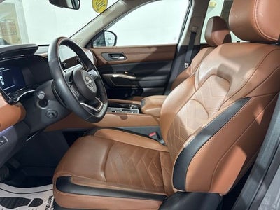 2024 Nissan Pathfinder Platinum