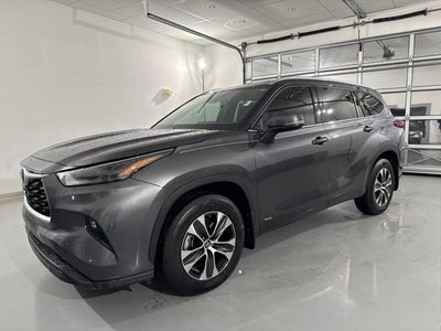 2022 Toyota Highlander Hybrid XLE